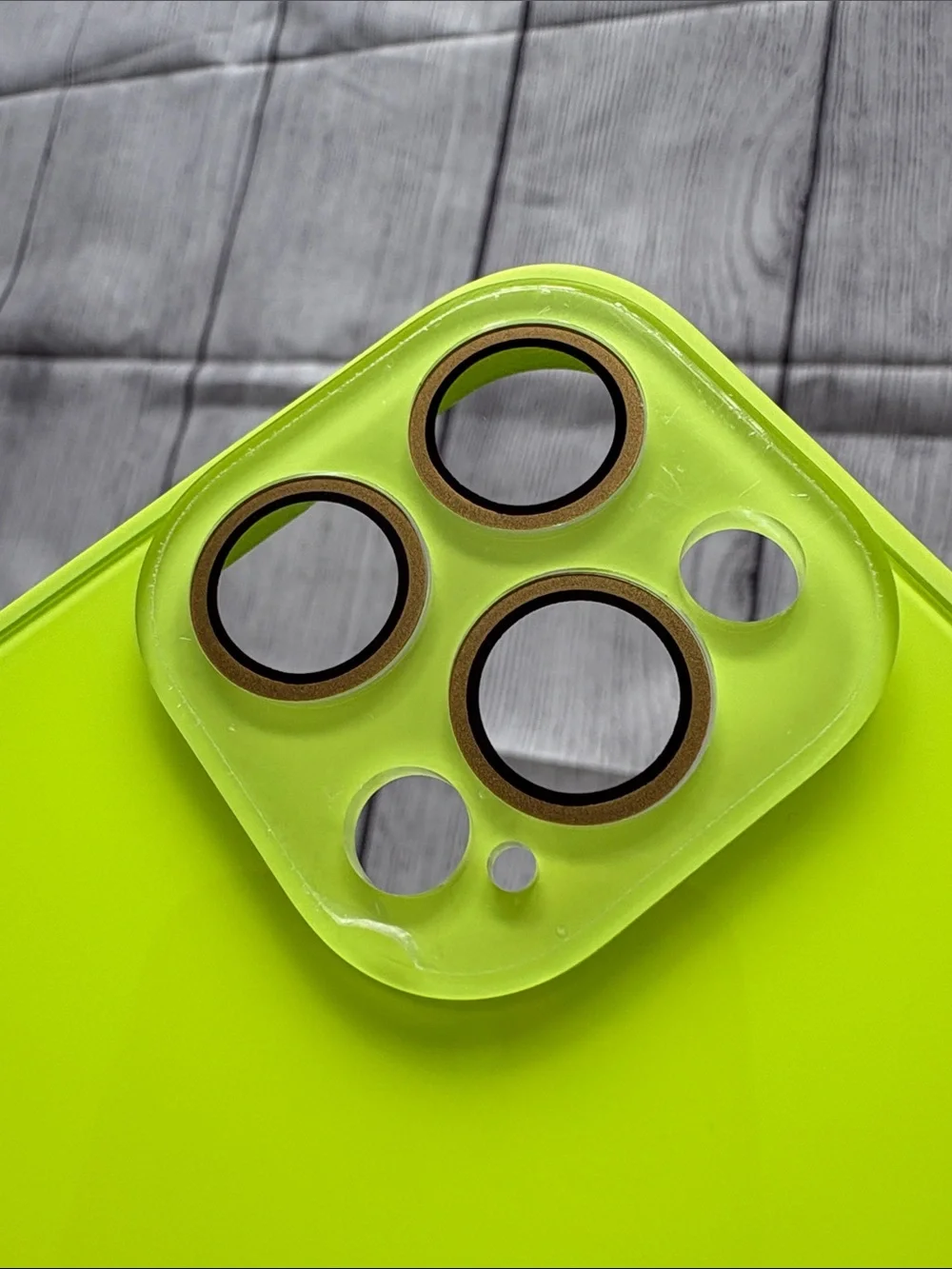 Neon Lime Protective Phone Case - iPhone 16 Pro Max
